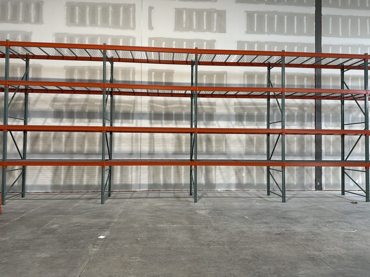 Lighter duty teardrop style beams 8' long x 2.7'' face - Mecalux Rack